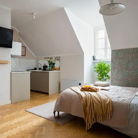 Enchanting Loft 11 By The Old Town And The Subway, In The Center Of Apartman