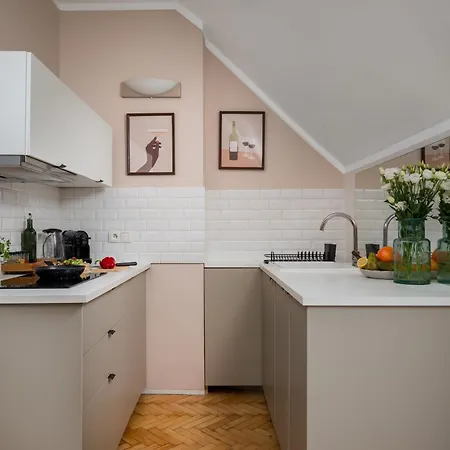 아파트 Enchanting Loft 11 By The Old Town And The Subway, In The Center Of 바르샤바