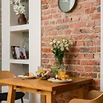 Apartamento Enchanting Loft 11 By The Old Town And The Subway, In The Center Of *