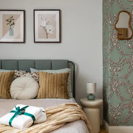 Enchanting Loft 11 By The Old Town And The Subway, In The Center Of